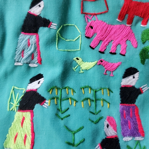 Hill tribe hand-embroidered apron - Picture 5 of 5